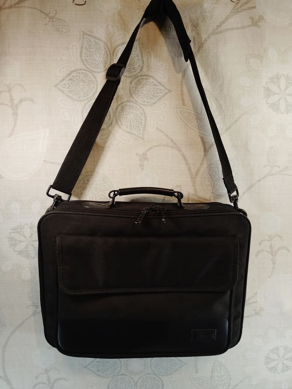 Targus Black Men's Laptop/Messenger /Briefcase Bag